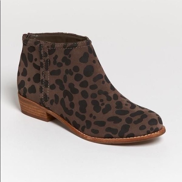 DV by Dolce Vita Shoes - Dolce Vita DV Mani leopard print boots 6.5